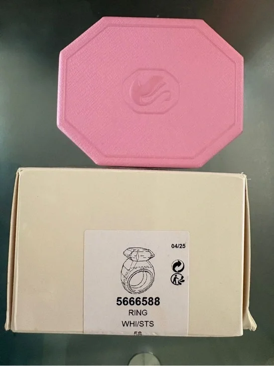 New Swarovski Lucent Cocktail Ring Octagon Cut Clear Crystal w/ Box - Picture 3 of 10